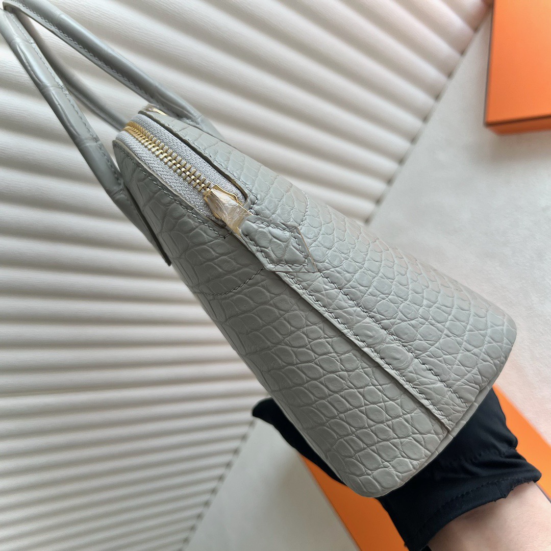 愛馬仕保齡球包 Hermès Bolide 27 霧面倒V灣鱷鱷魚皮 Gris Perle珍珠灰金色五金