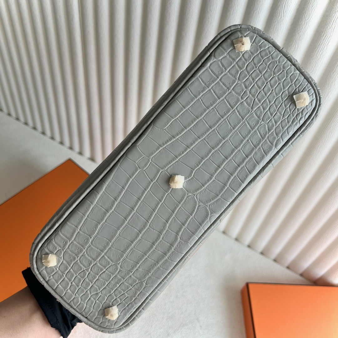 愛馬仕保齡球包 Hermès Bolide 27 霧面倒V灣鱷鱷魚皮 Gris Perle珍珠灰金色五金