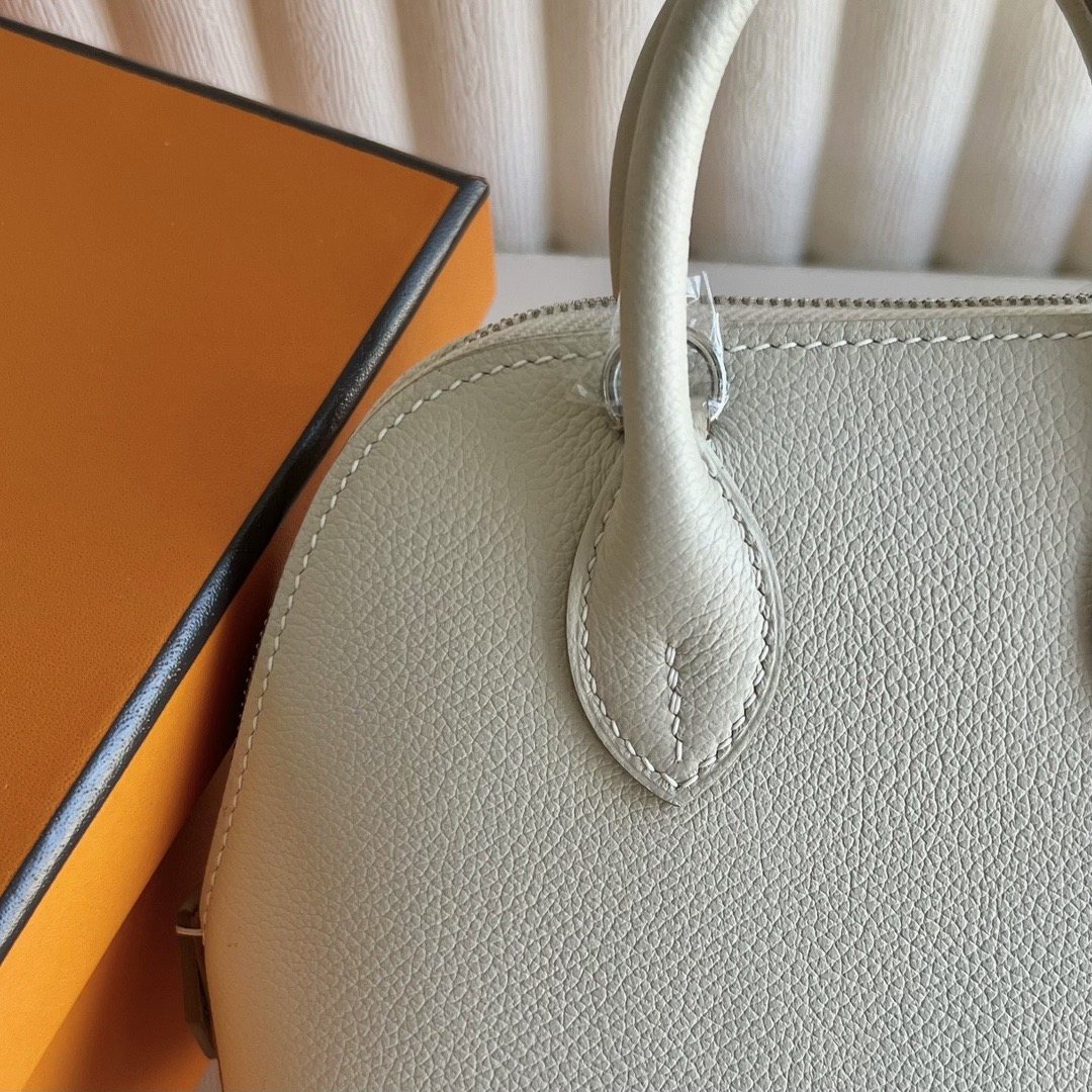 愛馬仕網香港旗艦店 Hermès 1923 Mini Bolide Evercolor Craie奶昔白 銀色五金