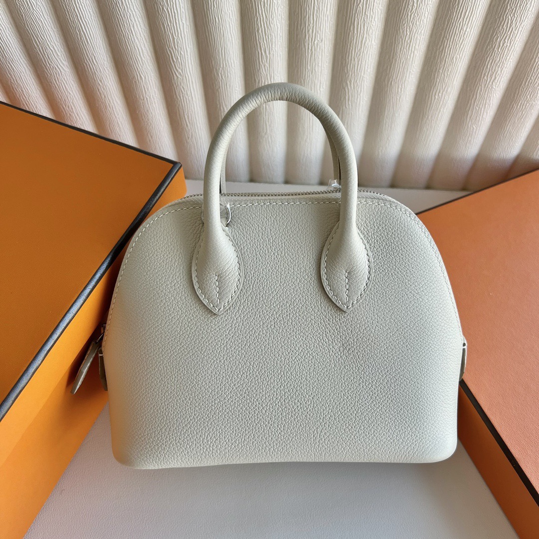 愛馬仕網香港旗艦店 Hermès 1923 Mini Bolide Evercolor Craie奶昔白 銀色五金