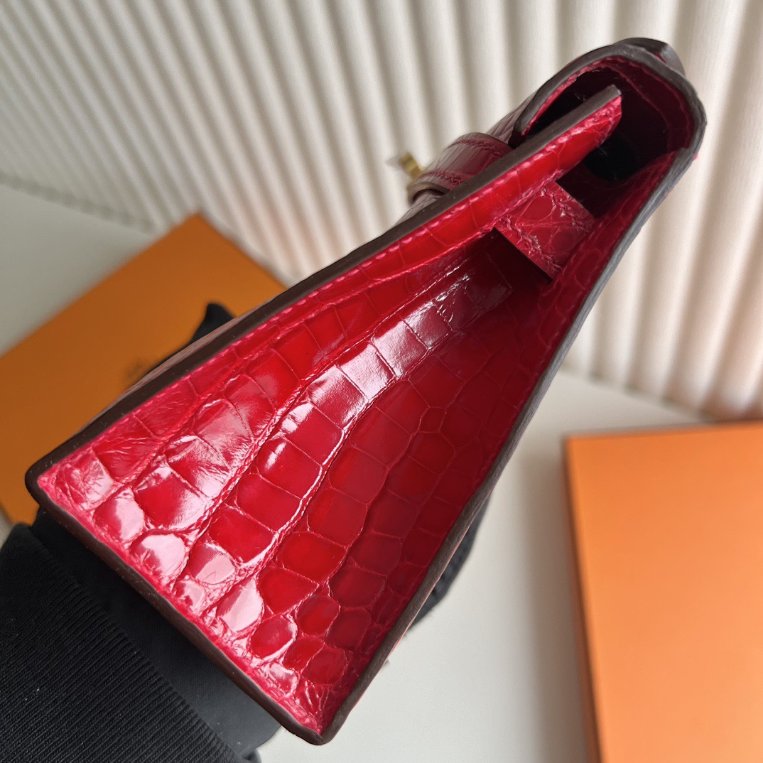 愛馬仕包包圖片價格 Hermès Kelly Pochette 亮面美洲鱷魚皮Braise法拉利紅金色五金