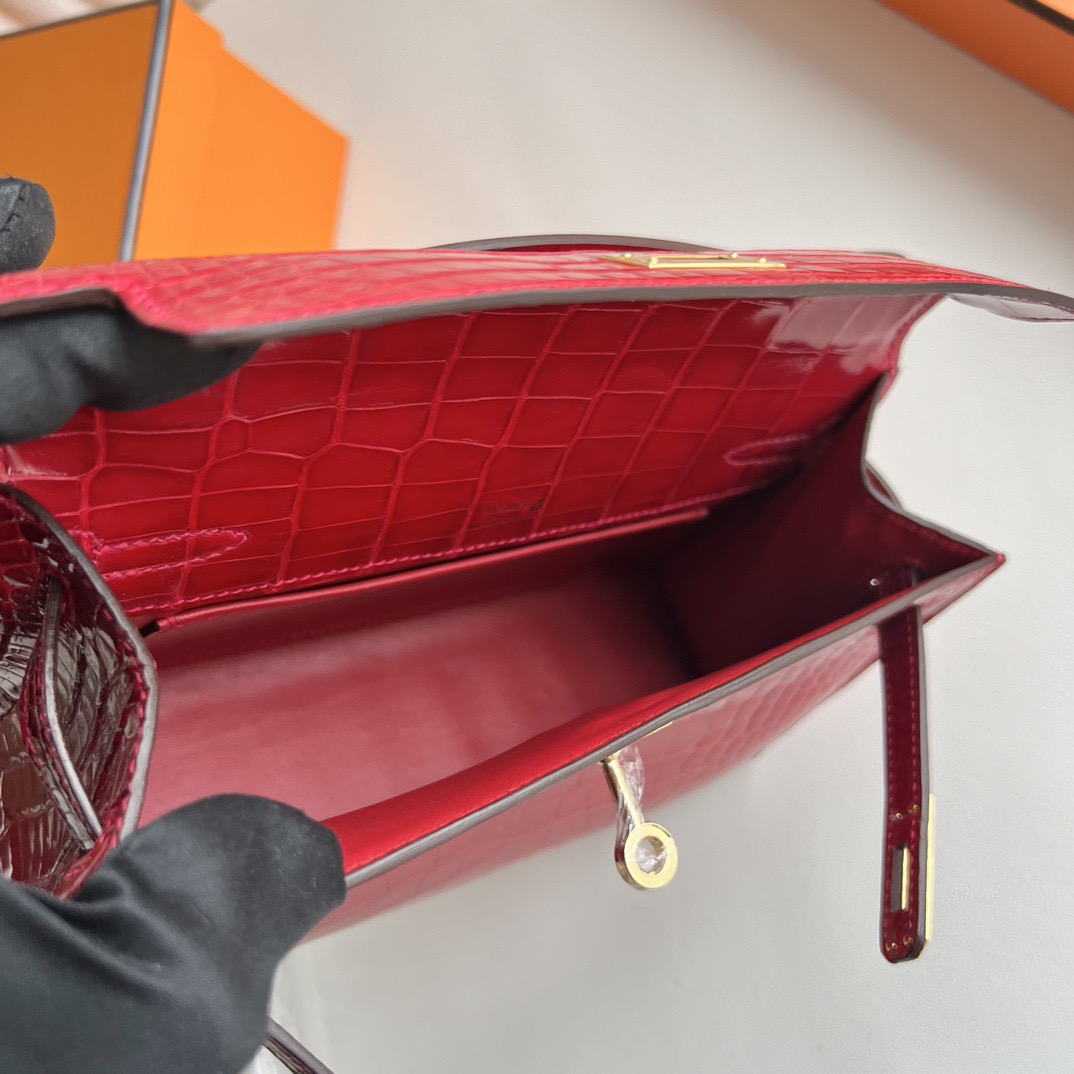 愛馬仕包包圖片價格 Hermès Kelly Pochette 亮面美洲鱷魚皮Braise法拉利紅金色五金