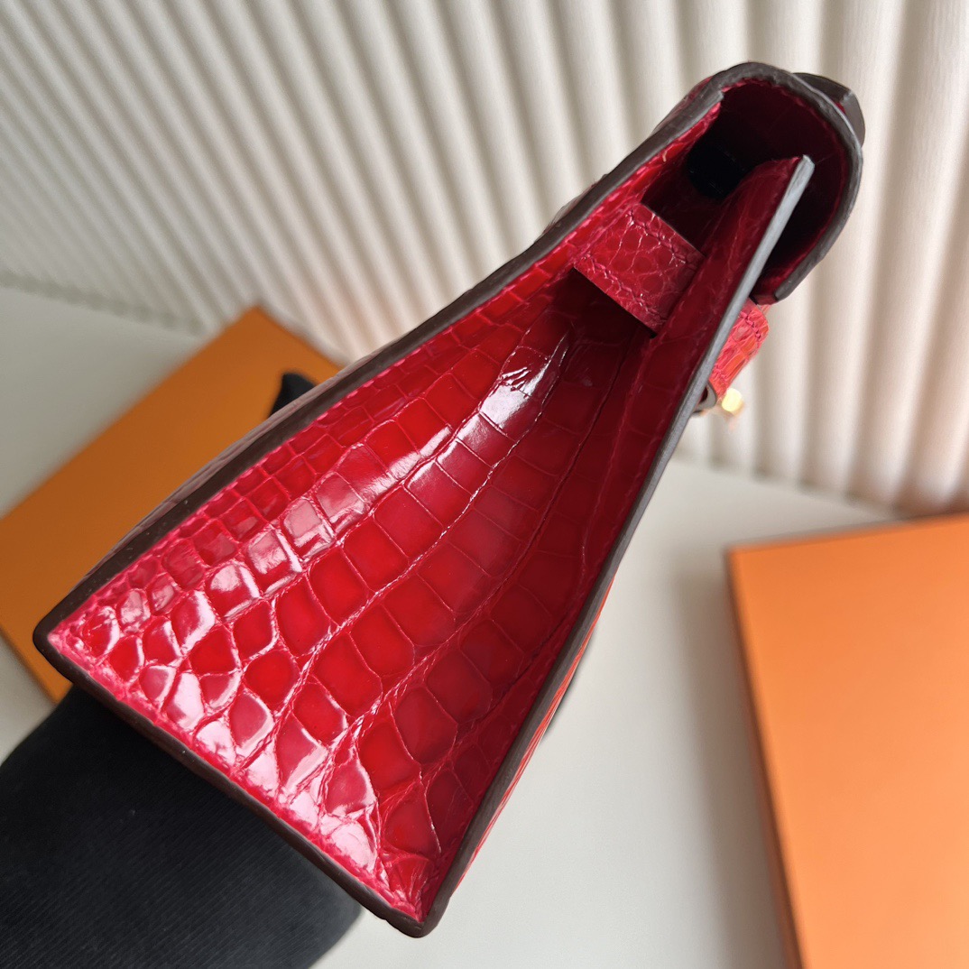 愛馬仕包包圖片價格 Hermès Kelly Pochette 亮面美洲鱷魚皮Braise法拉利紅金色五金