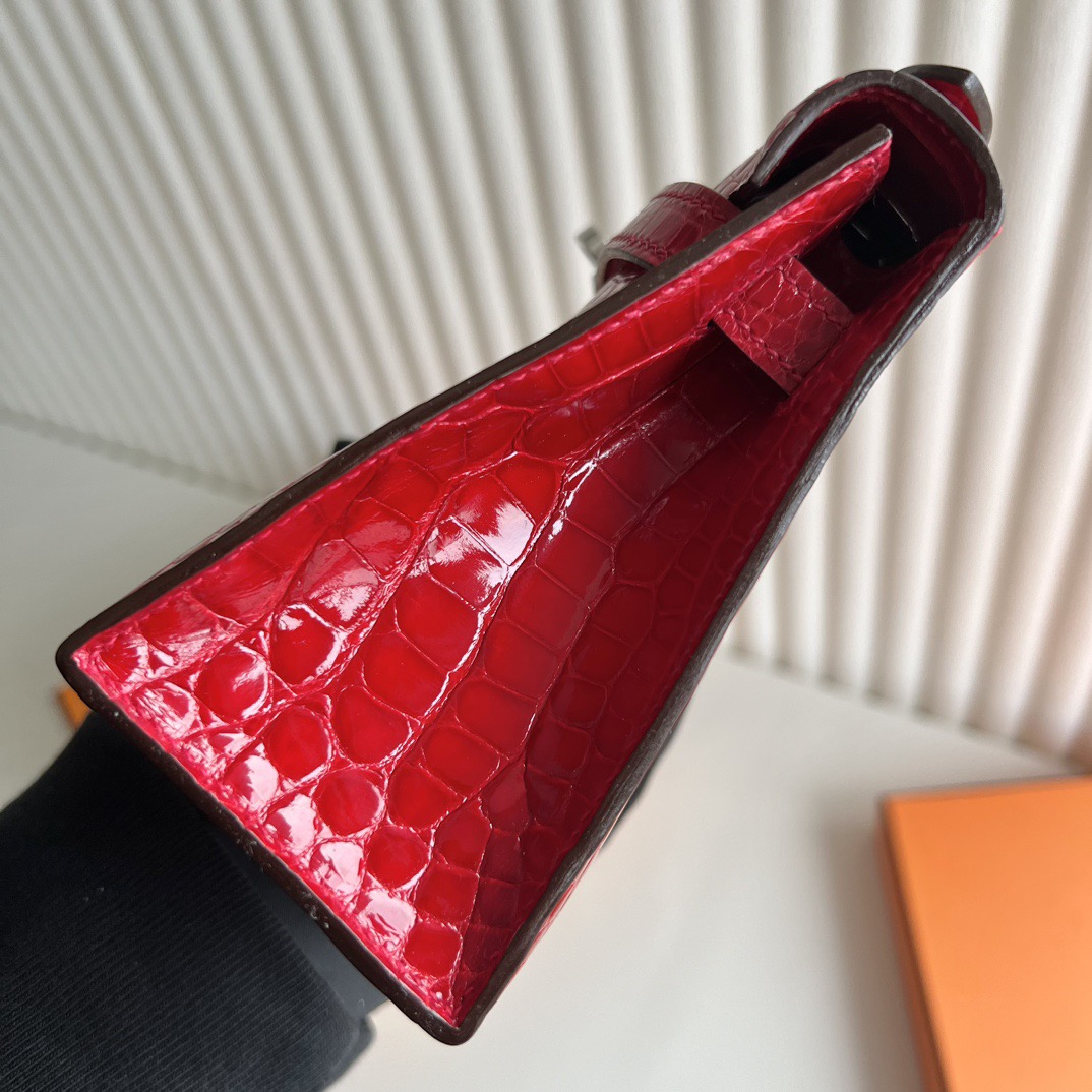 愛馬仕女包價格及圖片 Hermès Kelly Pochette 亮面美洲鱷魚皮Braise法拉利紅 銀色五金