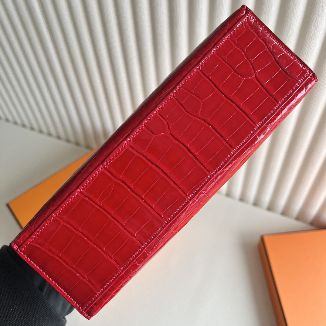 愛馬仕女包價格及圖片 Hermès Kelly Pochette 亮面美洲鱷魚皮Braise法拉利紅 銀色五金