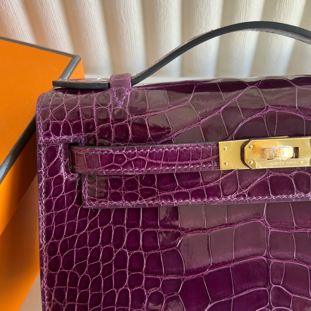 愛馬仕包包凱莉一代多少錢 Hermès Kelly Pochette 亮面美洲鱷魚 Cassis加侖紫金色五金