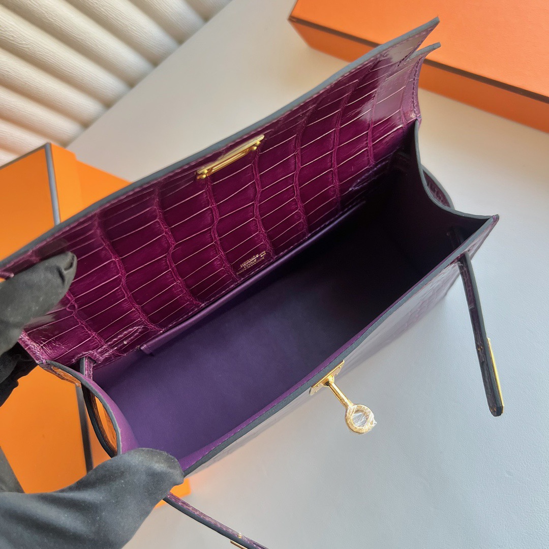 愛馬仕包包凱莉一代多少錢 Hermès Kelly Pochette 亮面美洲鱷魚 Cassis加侖紫金色五金