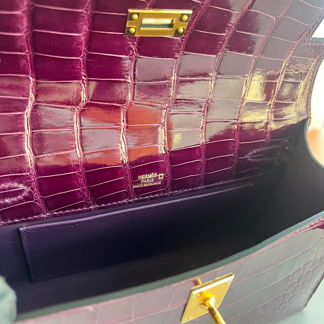 愛馬仕包包凱莉一代多少錢 Hermès Kelly Pochette 亮面美洲鱷魚 Cassis加侖紫金色五金