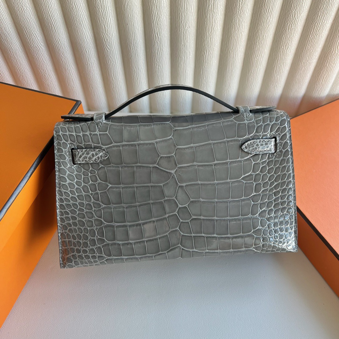 愛馬仕凱莉包一代 Hermès Kelly Pochette 亮面方塊美洲鱷魚皮CK0V Gris Ciment 水晶灰-Qatar Kuwait Hermes Birkin Kelly Lindy bag 愛馬仕凱莉包一代 Hermès Kelly Pochette 亮面方塊美洲鱷魚皮CK0V Gris Ciment 水晶灰