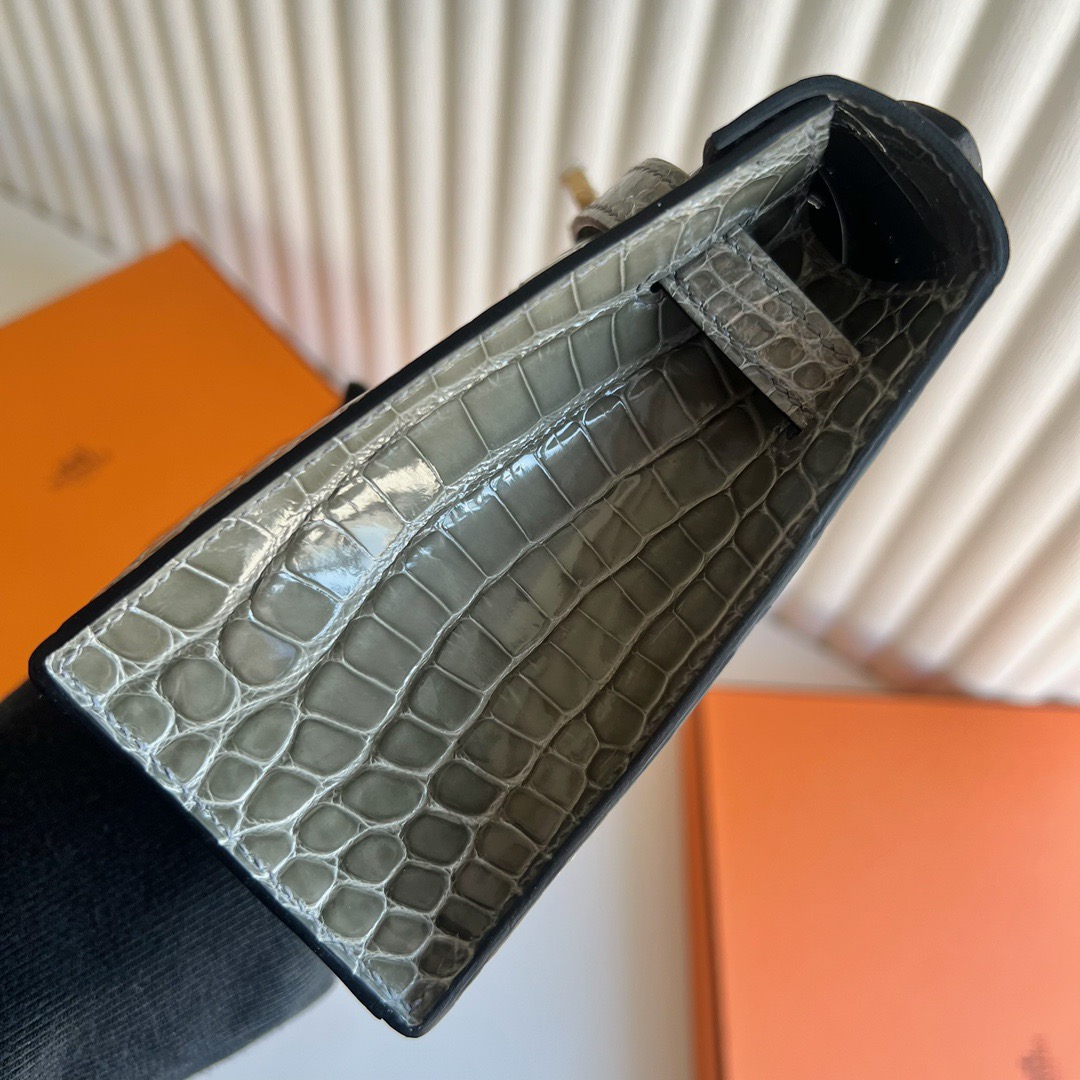 愛馬仕迷你凱莉包一代 Hermès Kelly Pochette 亮面美洲鱷魚皮顏色 Griss Tourterelle 斑鳩灰金色五金