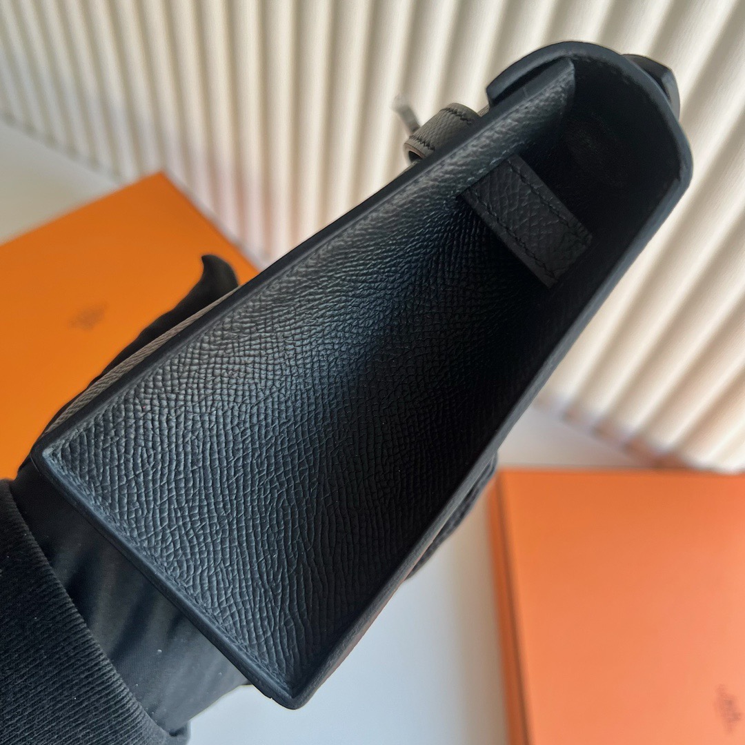 愛馬仕凱莉包包一代細節圖 Hermès Kelly Pochette Epsom Leather 黑色銀色五金