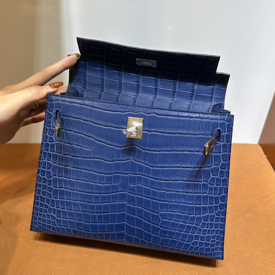 愛馬仕凱莉包25多少錢 Hermes Kelly 25 Aizome特殊藍染 霧面“V”倒V灣鱷鱷魚皮銀色五金