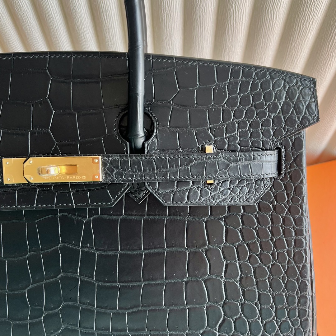 愛馬仕灣鱷鱷魚皮鉑金包專櫃價格 Hermes Birkin 35霧面倒V灣鱷鱷魚皮黑色銀色五金