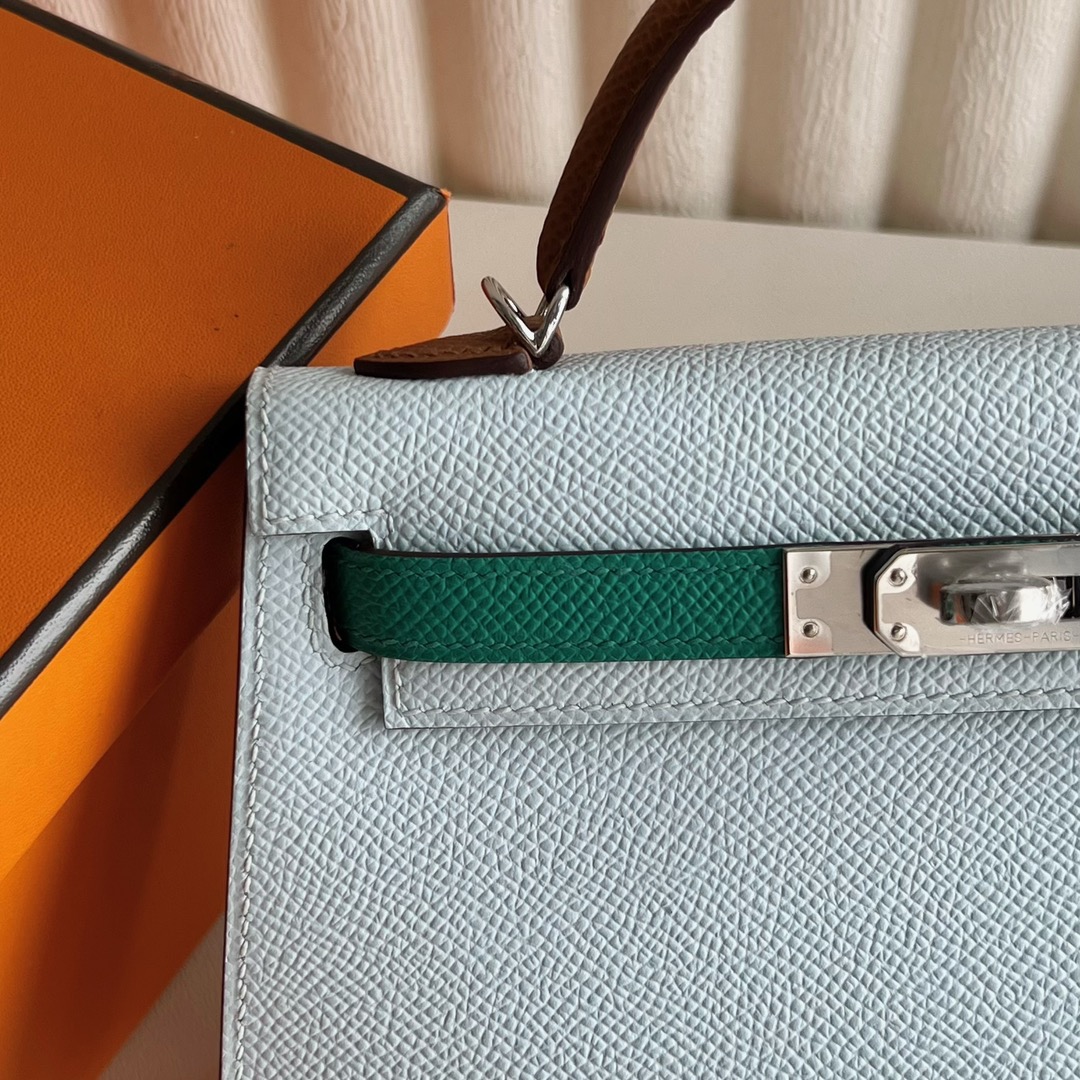 愛馬仕凱莉迷你二代多少錢 Hermès Kelly Mini Sellier Epsom T0 Bleu Brume霧霾藍/金棕色/帝王綠 銀色五金