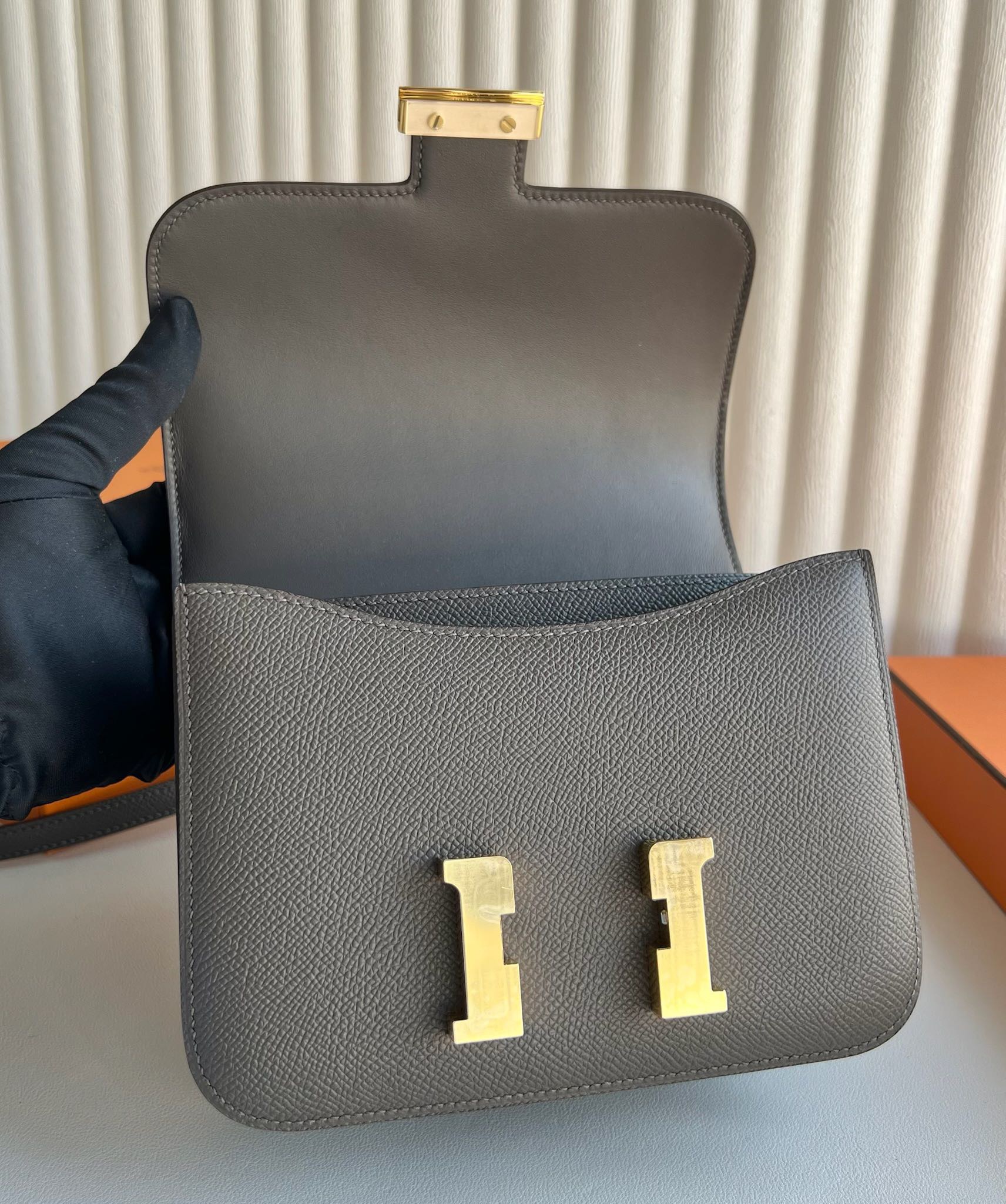 愛馬仕康康刻印在哪個位置 Hermes Constance 18 Epsom 8F Etain 錫器灰金色五金