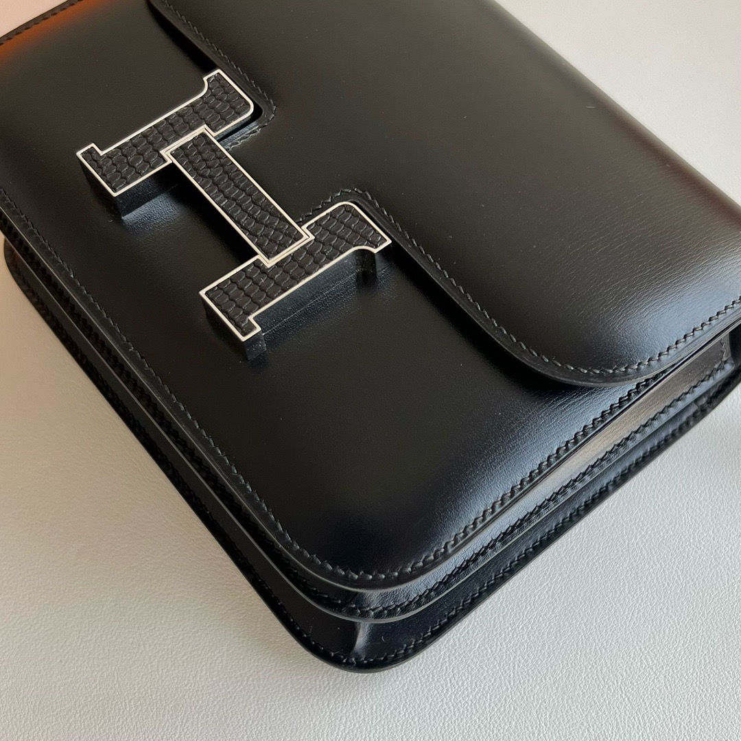 愛馬仕康康包官方圖片Hermes Constance 18 Box CK89 Noir 黑色拼蜥蜴扣銀色五金