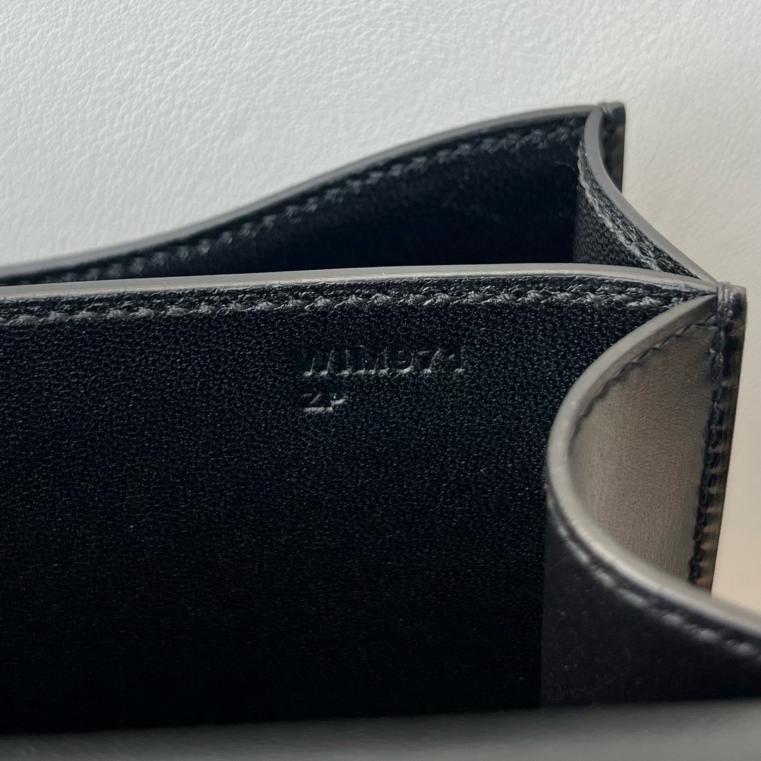 愛馬仕康康包官方圖片Hermes Constance 18 Box CK89 Noir 黑色拼蜥蜴扣銀色五金