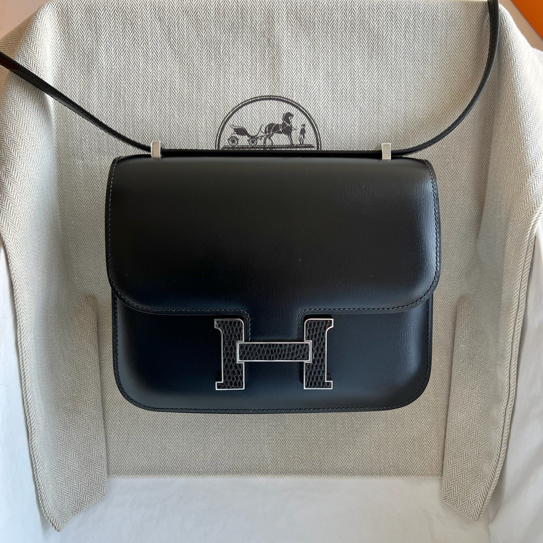 愛馬仕康康包官方圖片Hermes Constance 18 Box CK89 Noir 黑色拼蜥蜴扣銀色五金