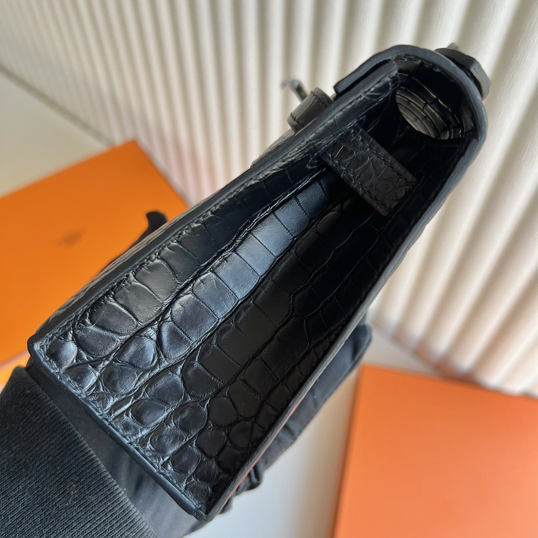 愛馬仕凱莉包包所有系列 Hermes Kelly Pochette 黑色So Black Alligator Crocodile 霧面“口“方塊美洲鱷魚皮