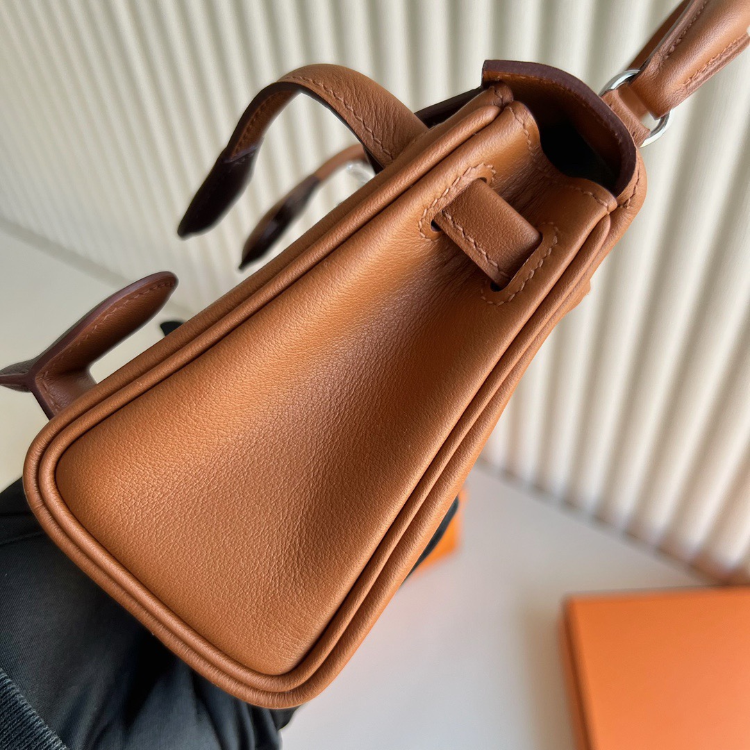 愛馬仕包包刻印在哪裡找 Hermes Kelly doll Swift CK37 Gold金棕色/咖啡色銀色五金