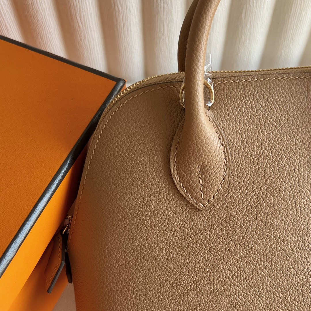 愛馬仕保齡球包哪個顏色好 Hermes Mini Bolide 20 Evercolor 0M Chai奶茶色 金色五金