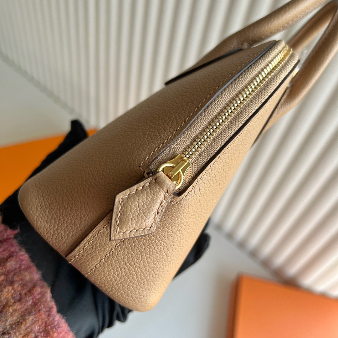 愛馬仕保齡球包哪個顏色好 Hermes Mini Bolide 20 Evercolor 0M Chai奶茶色 金色五金