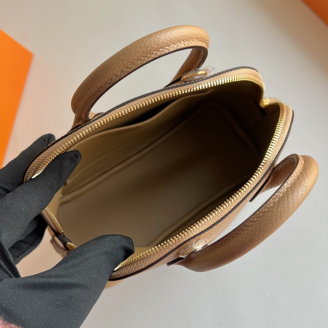 愛馬仕保齡球包哪個顏色好 Hermes Mini Bolide 20 Evercolor 0M Chai奶茶色 金色五金
