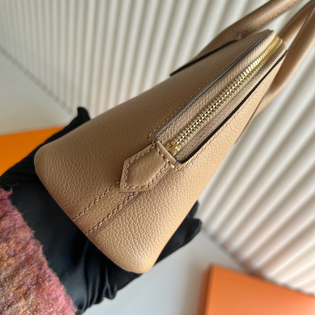 愛馬仕保齡球包哪個顏色好 Hermes Mini Bolide 20 Evercolor 0M Chai奶茶色 金色五金