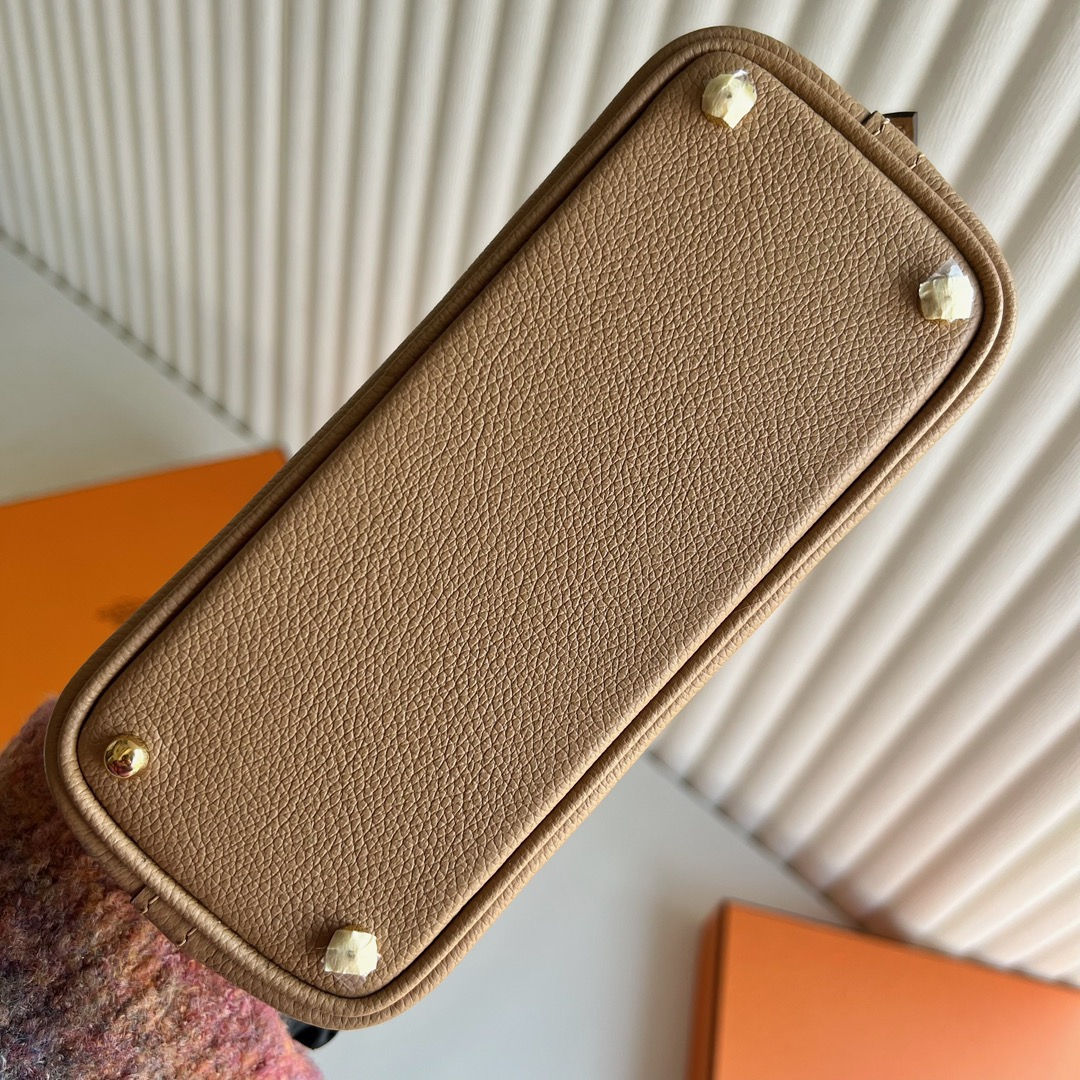 愛馬仕保齡球包哪個顏色好 Hermes Mini Bolide 20 Evercolor 0M Chai奶茶色 金色五金