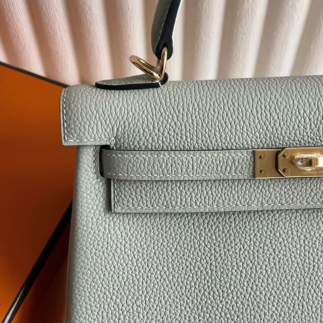 愛馬仕凱莉包包圖片及價格 Hermes Kelly 25 Togo W0 Gris Neve 冰晶灰金色五金-Qatar Kuwait Hermes Birkin Kelly Lindy bag 愛馬仕凱莉包包圖片及價格 Hermes Kelly 25 Togo W0 Gris Neve 冰晶灰金色五金