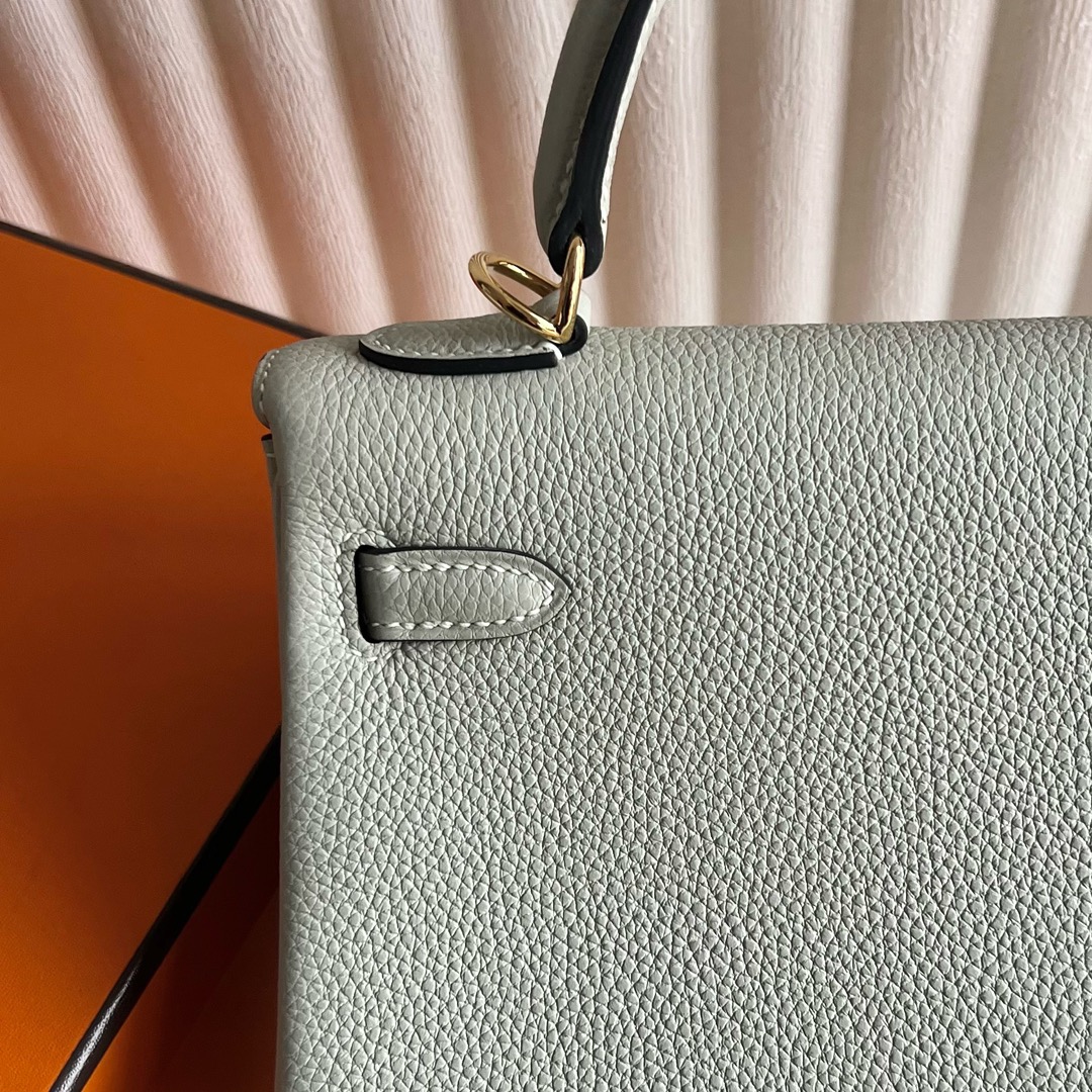 愛馬仕凱莉包包圖片及價格 Hermes Kelly 25 Togo W0 Gris Neve 冰晶灰金色五金-Qatar Kuwait Hermes Birkin Kelly Lindy bag 愛馬仕凱莉包包圖片及價格 Hermes Kelly 25 Togo W0 Gris Neve 冰晶灰金色五金