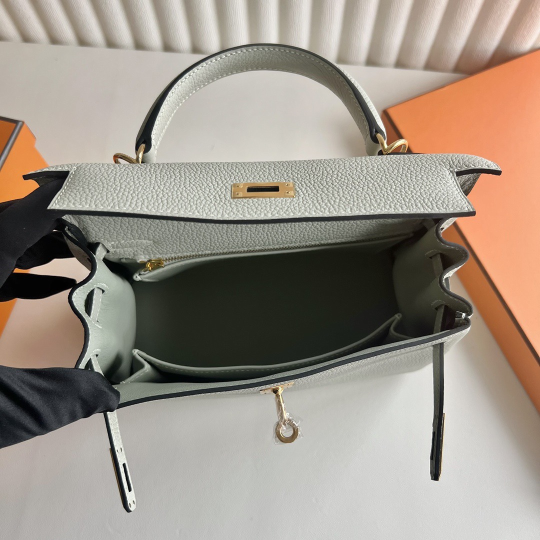 愛馬仕凱莉包包圖片及價格 Hermes Kelly 25 Togo W0 Gris Neve 冰晶灰金色五金-Qatar Kuwait Hermes Birkin Kelly Lindy bag 愛馬仕凱莉包包圖片及價格 Hermes Kelly 25 Togo W0 Gris Neve 冰晶灰金色五金
