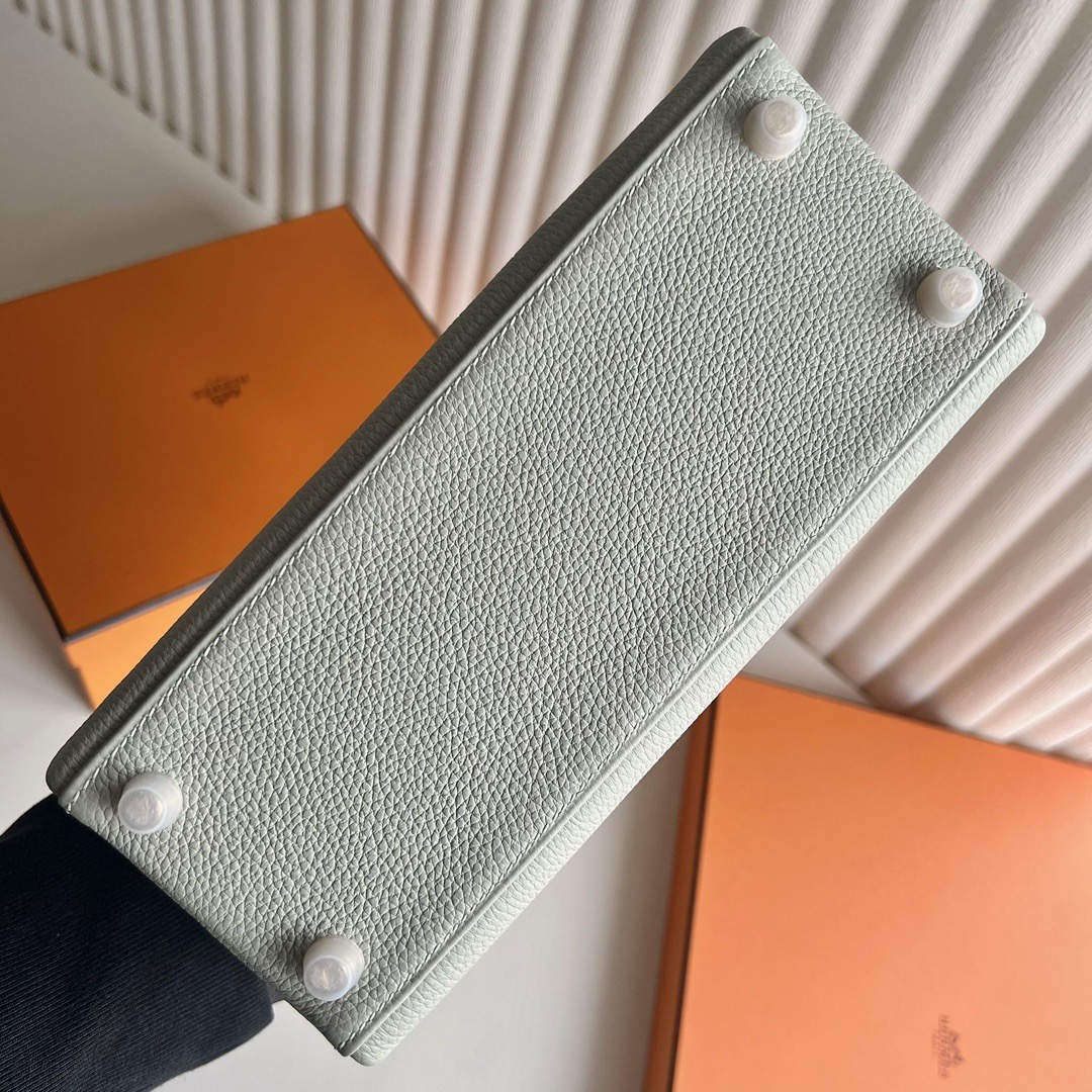 愛馬仕凱莉包包圖片及價格 Hermes Kelly 25 Togo W0 Gris Neve 冰晶灰金色五金-Qatar Kuwait Hermes Birkin Kelly Lindy bag 愛馬仕凱莉包包圖片及價格 Hermes Kelly 25 Togo W0 Gris Neve 冰晶灰金色五金
