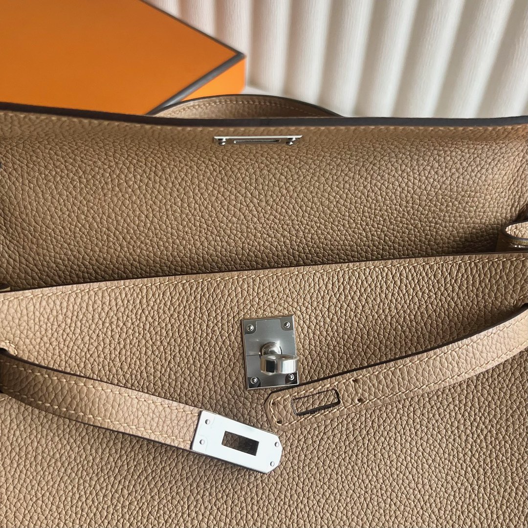 愛馬仕凱莉包包圖片及價格Hermes Kelly 25 Togo 0M Chai奶茶色銀色五金