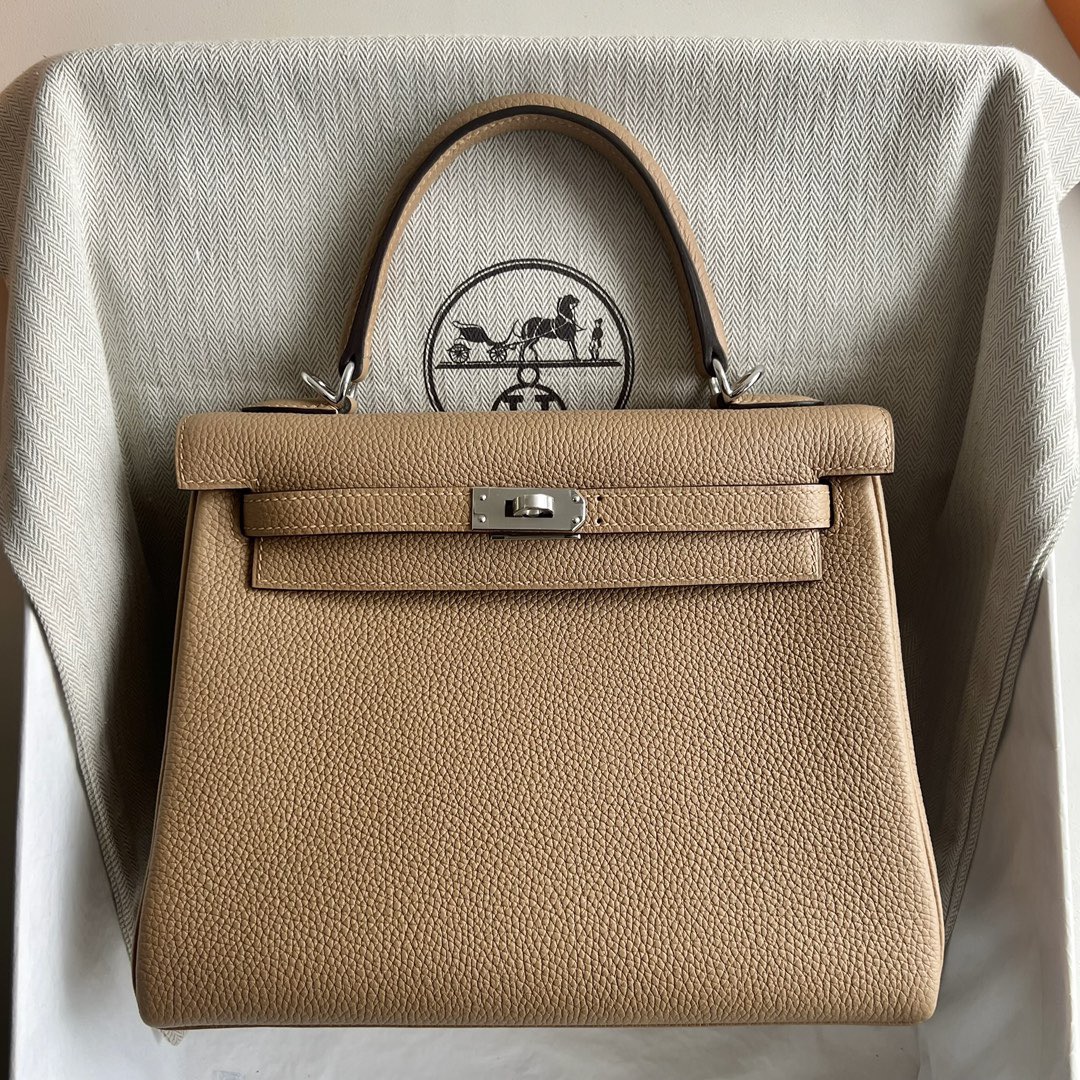 愛馬仕凱莉包包圖片及價格Hermes Kelly 25 Togo 0M Chai奶茶色銀色五金