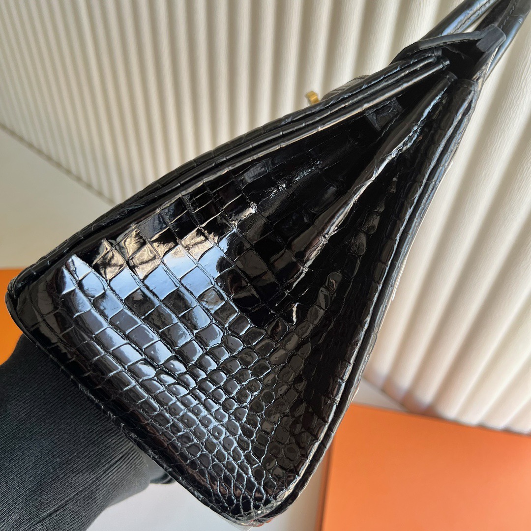 愛馬仕鉑金包25多少錢 Hermes Birkin 25 亮面“V”倒V灣鱷鱷魚皮黑色金色五金