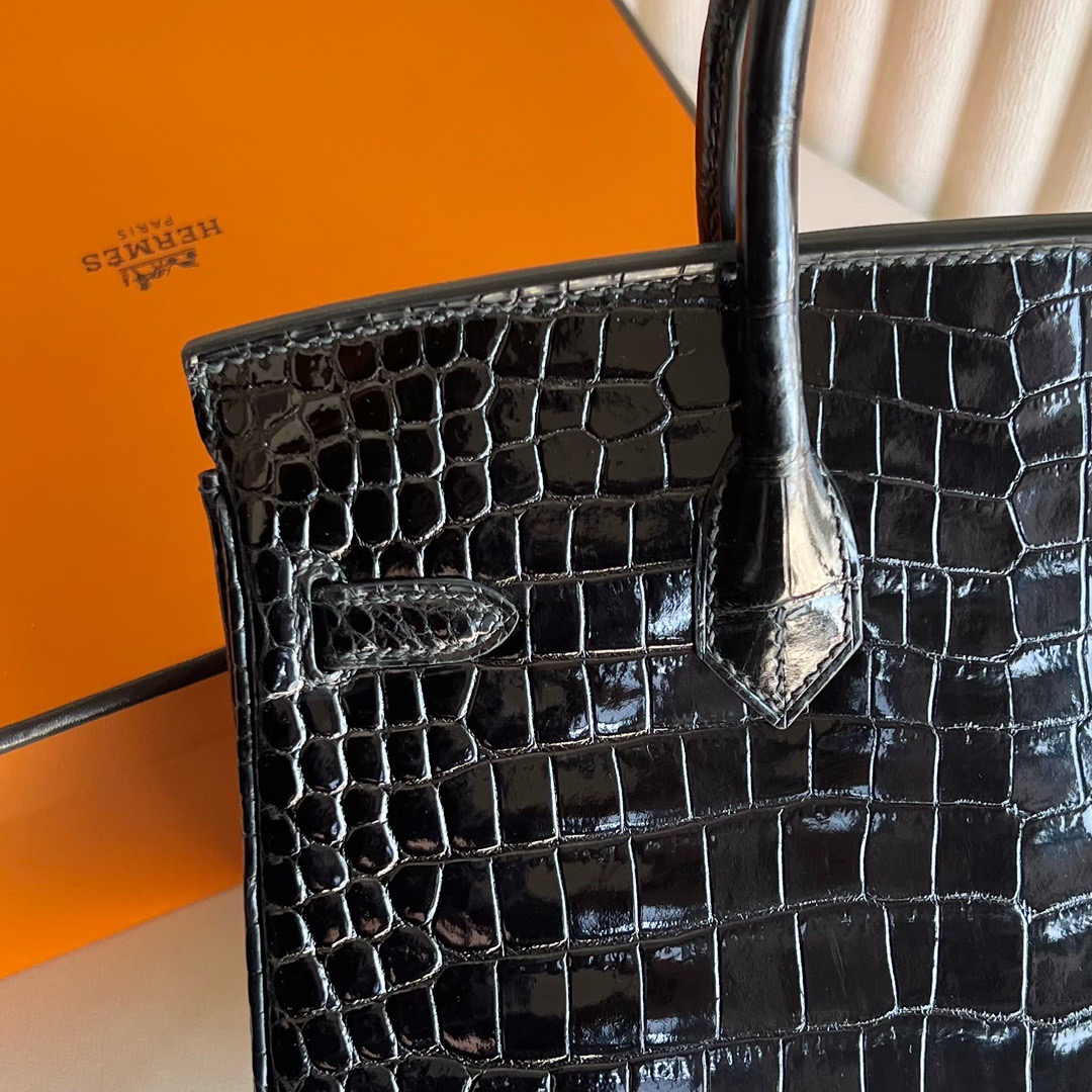 愛馬仕鉑金包25多少錢 Hermes Birkin 25 亮面“V”倒V灣鱷鱷魚皮黑色金色五金