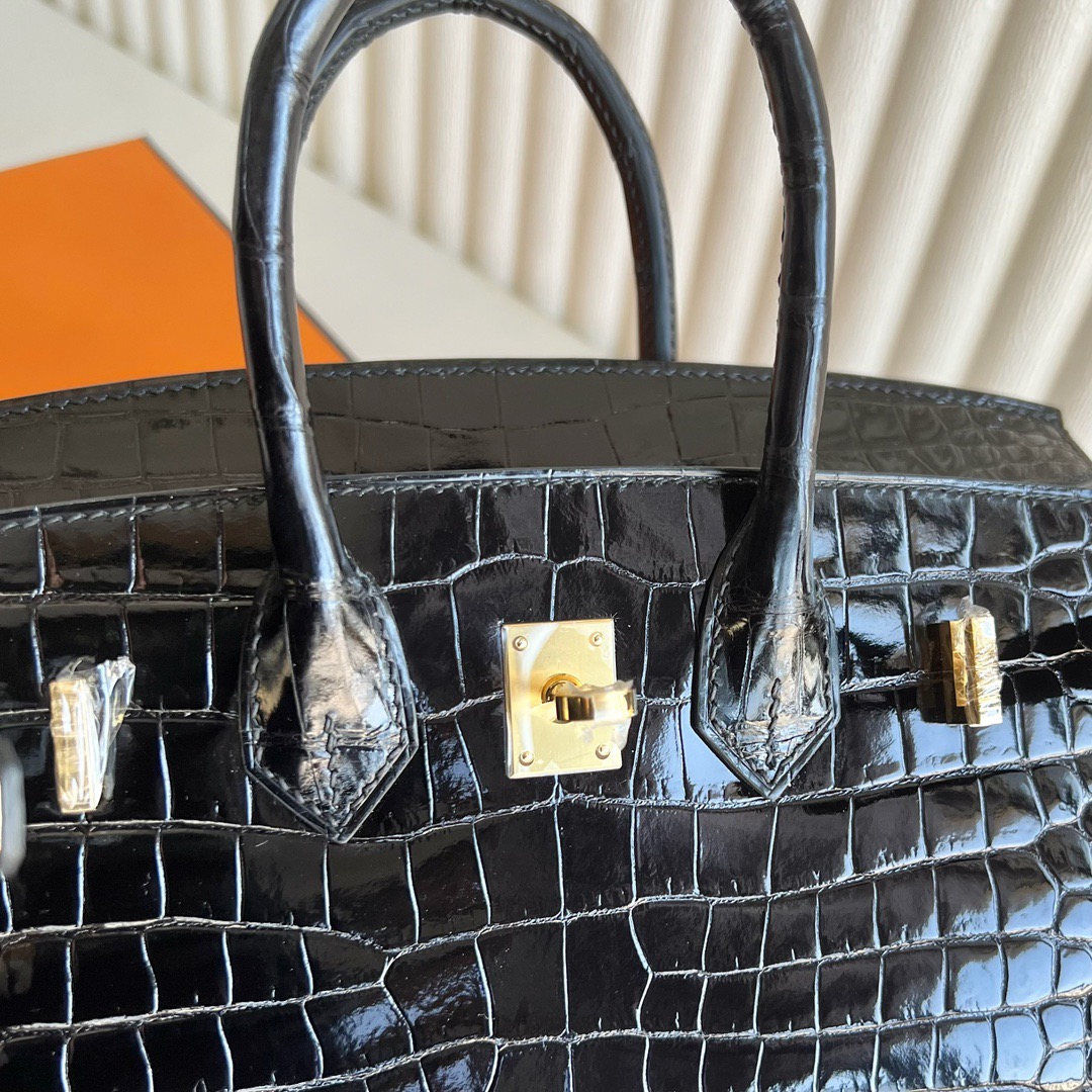 愛馬仕鉑金包25多少錢 Hermes Birkin 25 亮面“V”倒V灣鱷鱷魚皮黑色金色五金