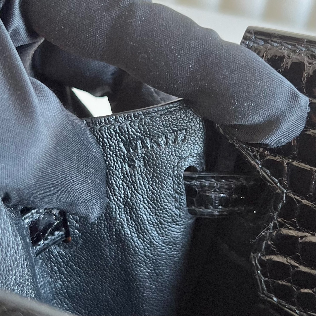 愛馬仕鉑金包25多少錢 Hermes Birkin 25 亮面“V”倒V灣鱷鱷魚皮黑色金色五金