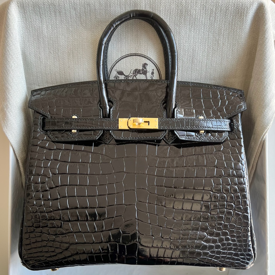 愛馬仕鉑金包25多少錢 Hermes Birkin 25 亮面“V”倒V灣鱷鱷魚皮黑色金色五金