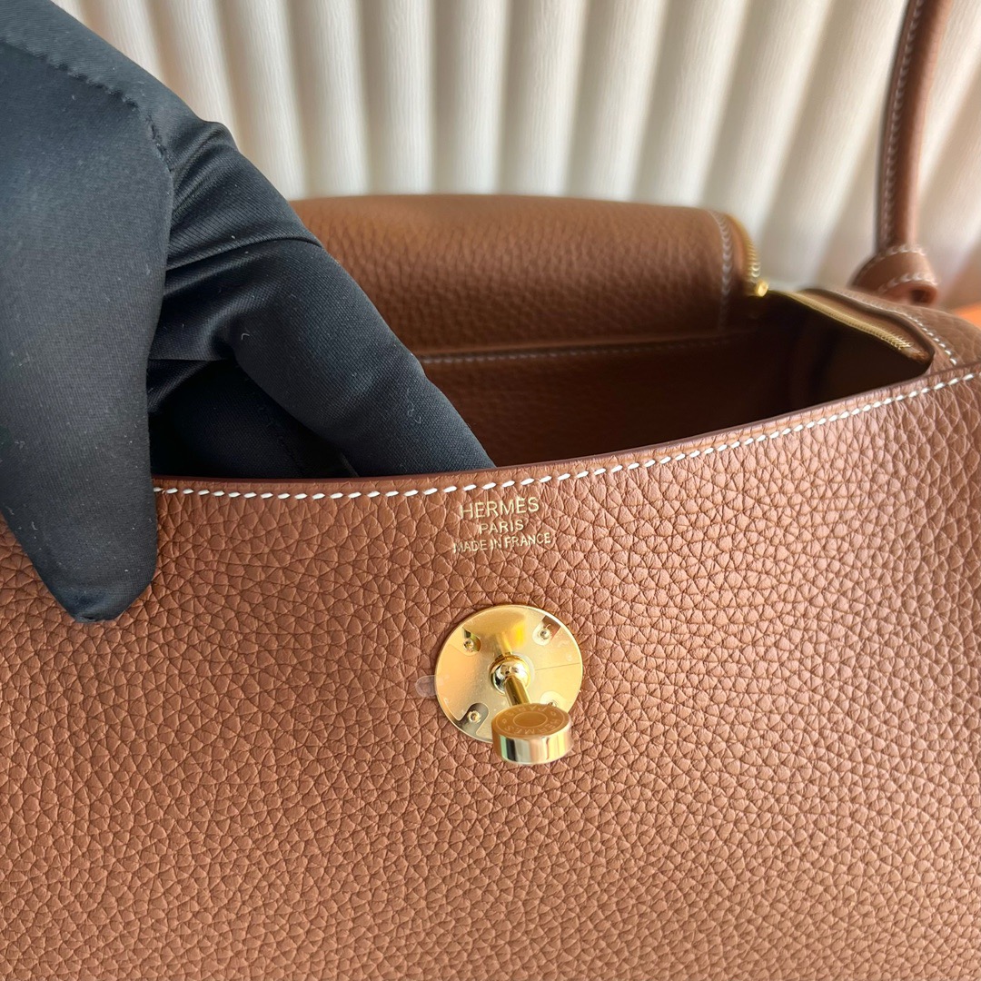 愛馬仕琳迪包logo在哪裡 Hermes Lindy 26 Clemence Gold金棕色 金色五金