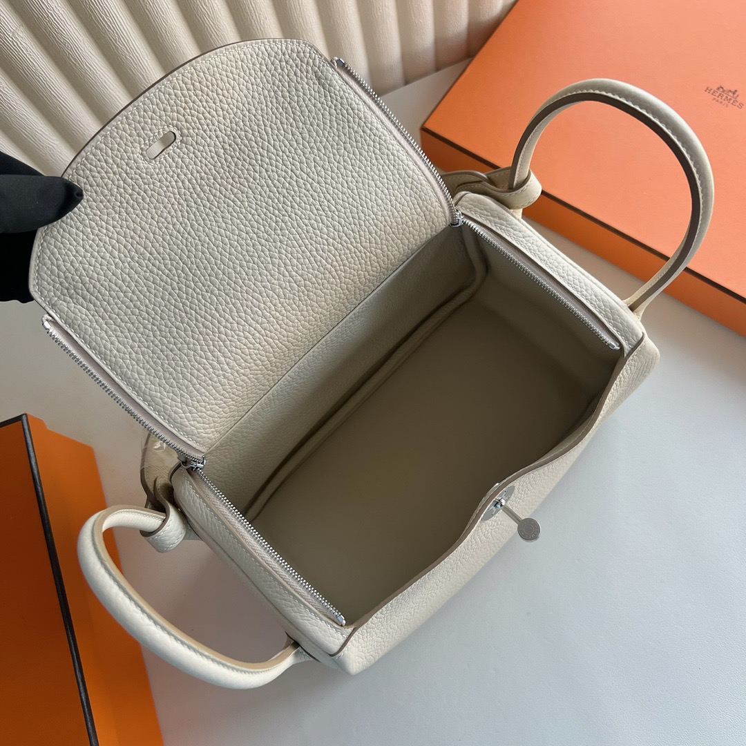 愛馬仕lindy價格多少錢 Hermes Lindy 26 Clemence Ck10 Craie奶昔白 銀色五金