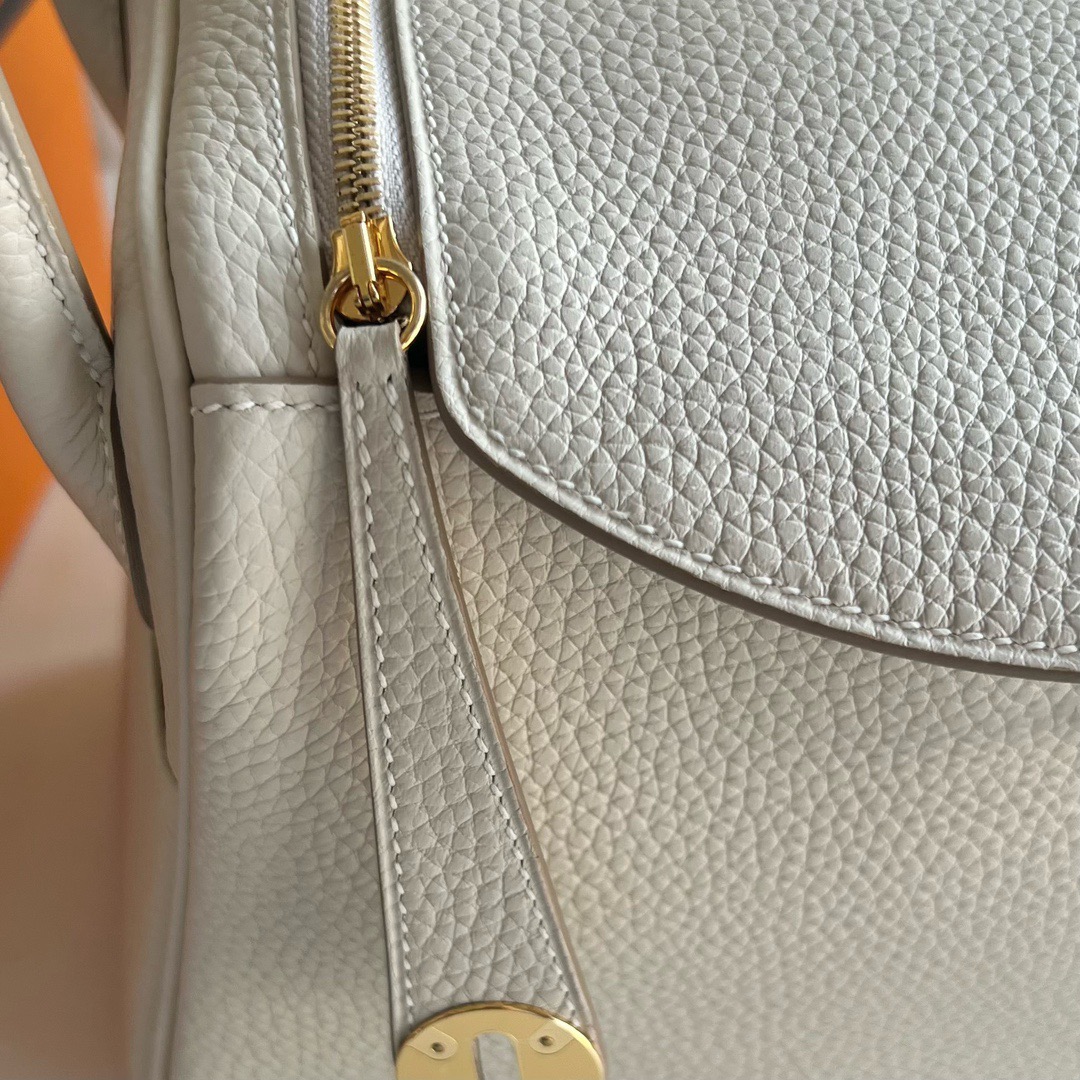 愛馬仕包包圖片大全 Hermes Lindy 26 Clemence Ck10 Craie奶昔白金色五金