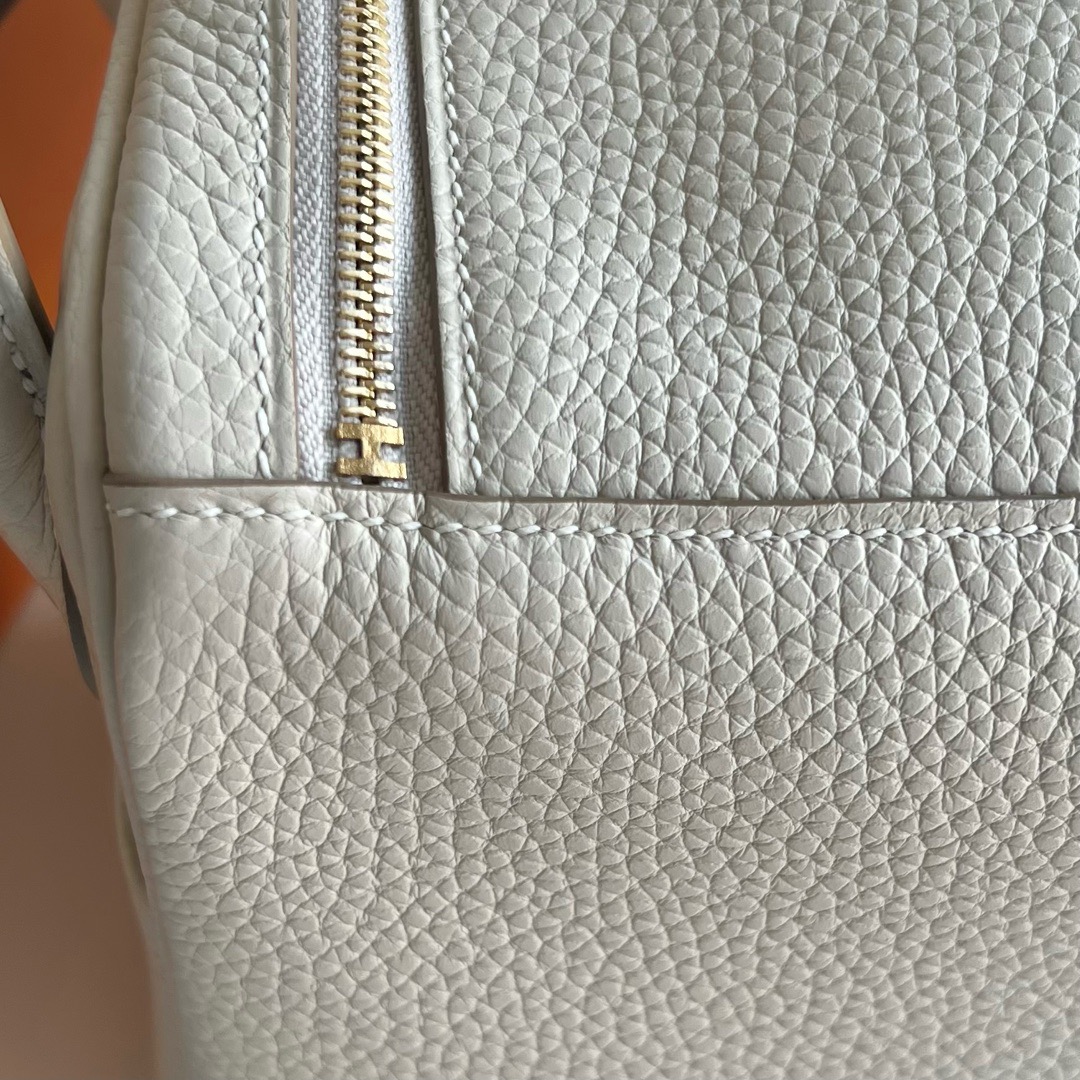 愛馬仕包包圖片大全 Hermes Lindy 26 Clemence Ck10 Craie奶昔白金色五金