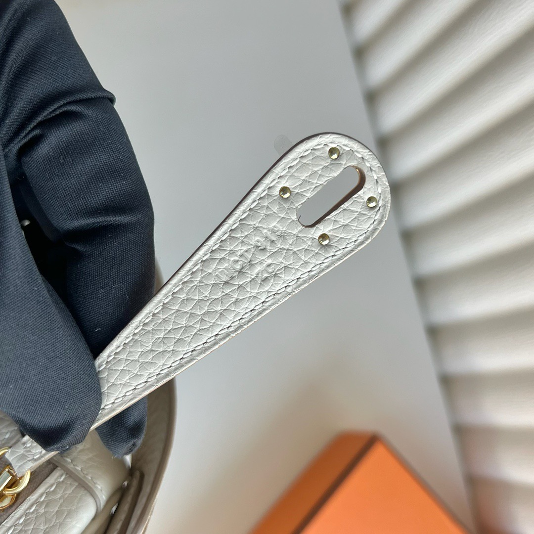 愛馬仕包包圖片大全 Hermes Lindy 26 Clemence Ck10 Craie奶昔白金色五金