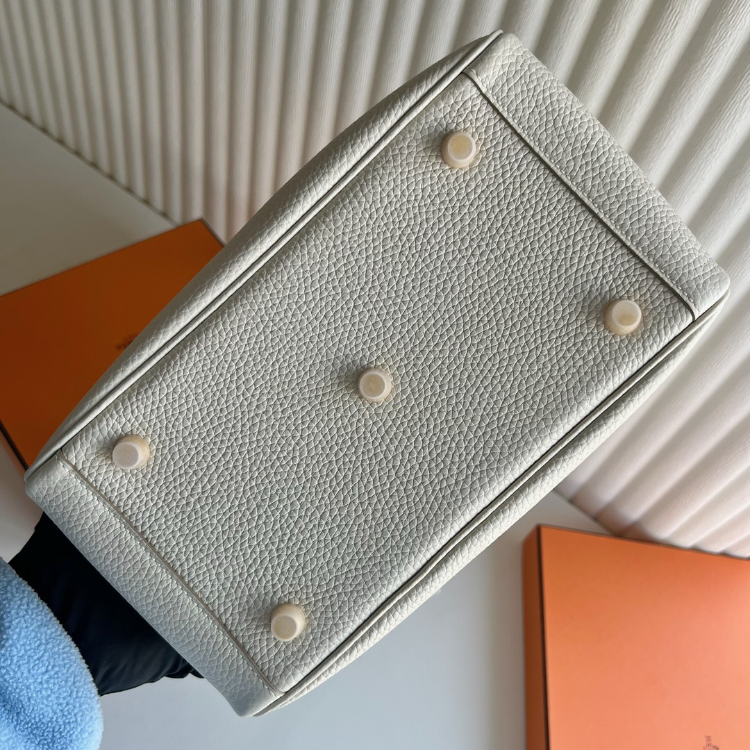 愛馬仕包包圖片大全 Hermes Lindy 26 Clemence Ck10 Craie奶昔白金色五金
