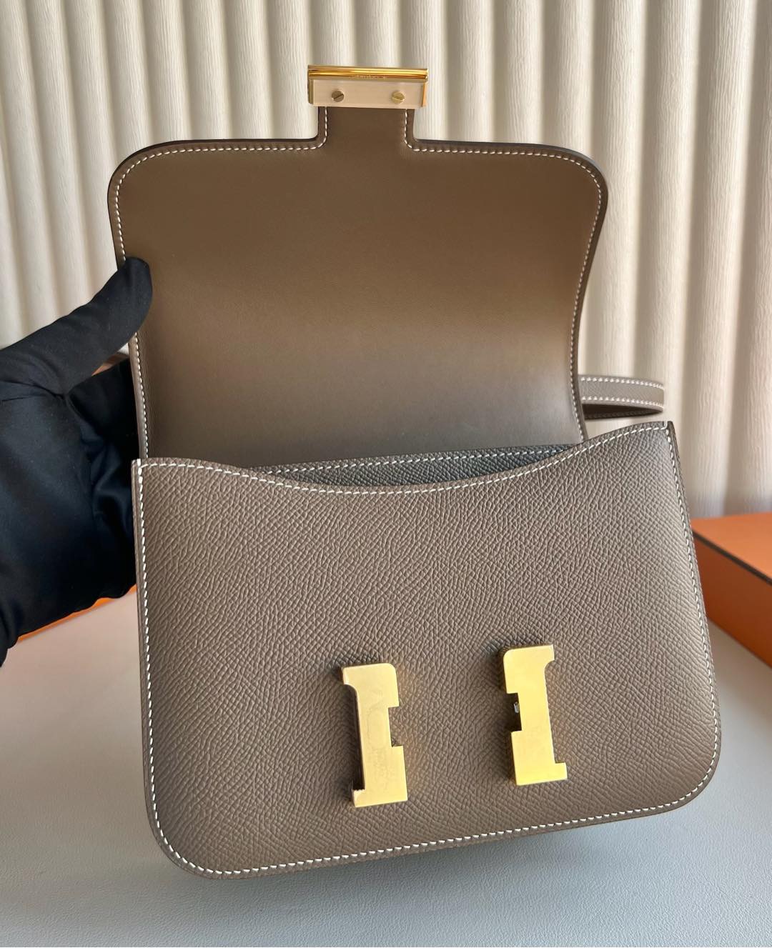 愛馬仕康康需要配貨嗎 Hermes Constance 18 Epsom鏡子款式 Etoupe大象灰金色五金
