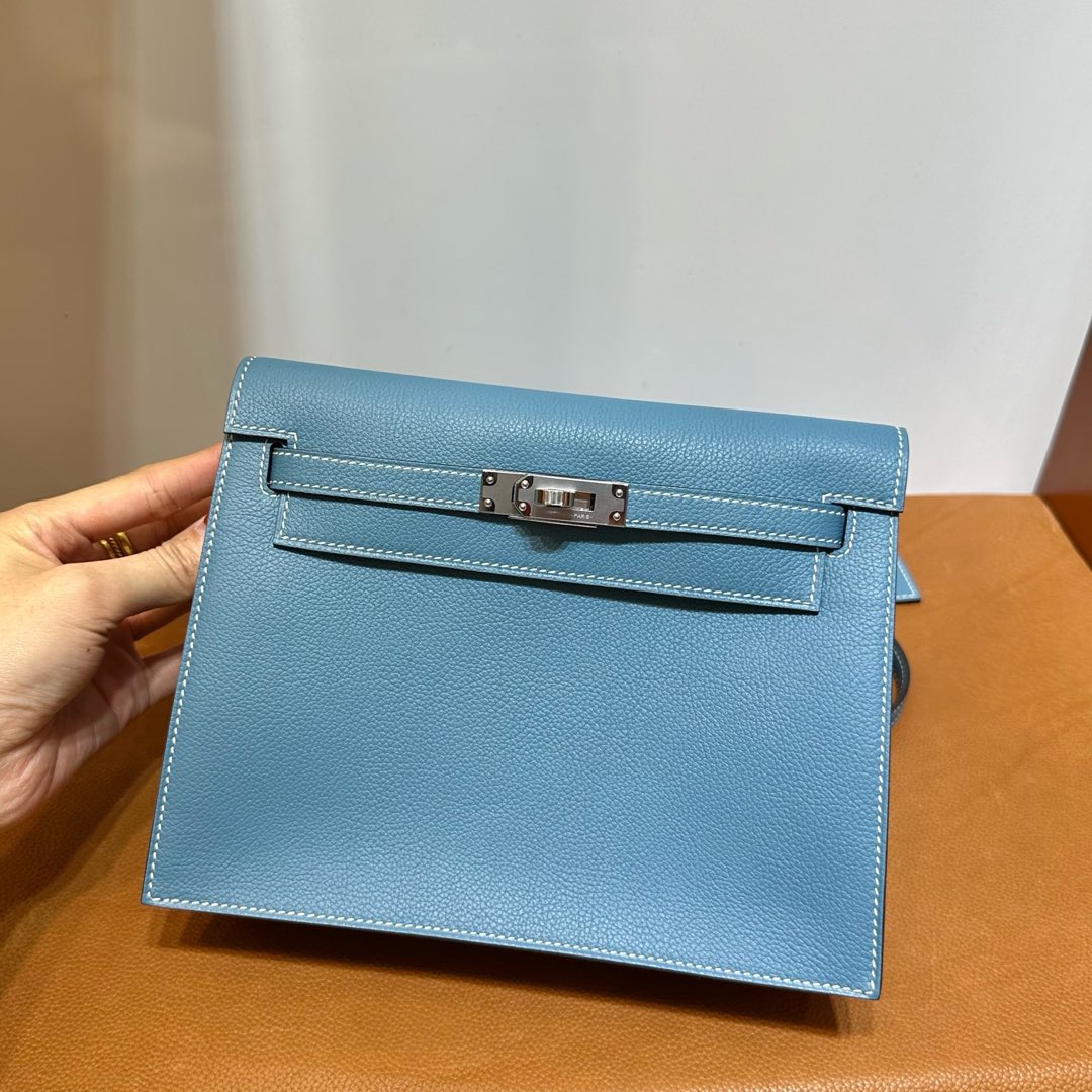 愛馬仕跳舞包正價多少錢 Hermes Kelly danse Evercolor New bleu jean新牛仔藍銀色五金