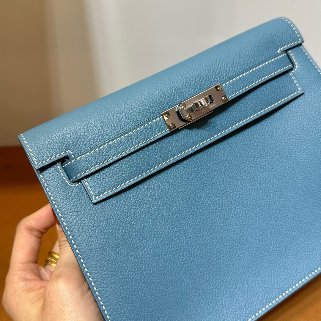 愛馬仕跳舞包正價多少錢 Hermes Kelly danse Evercolor New bleu jean新牛仔藍銀色五金