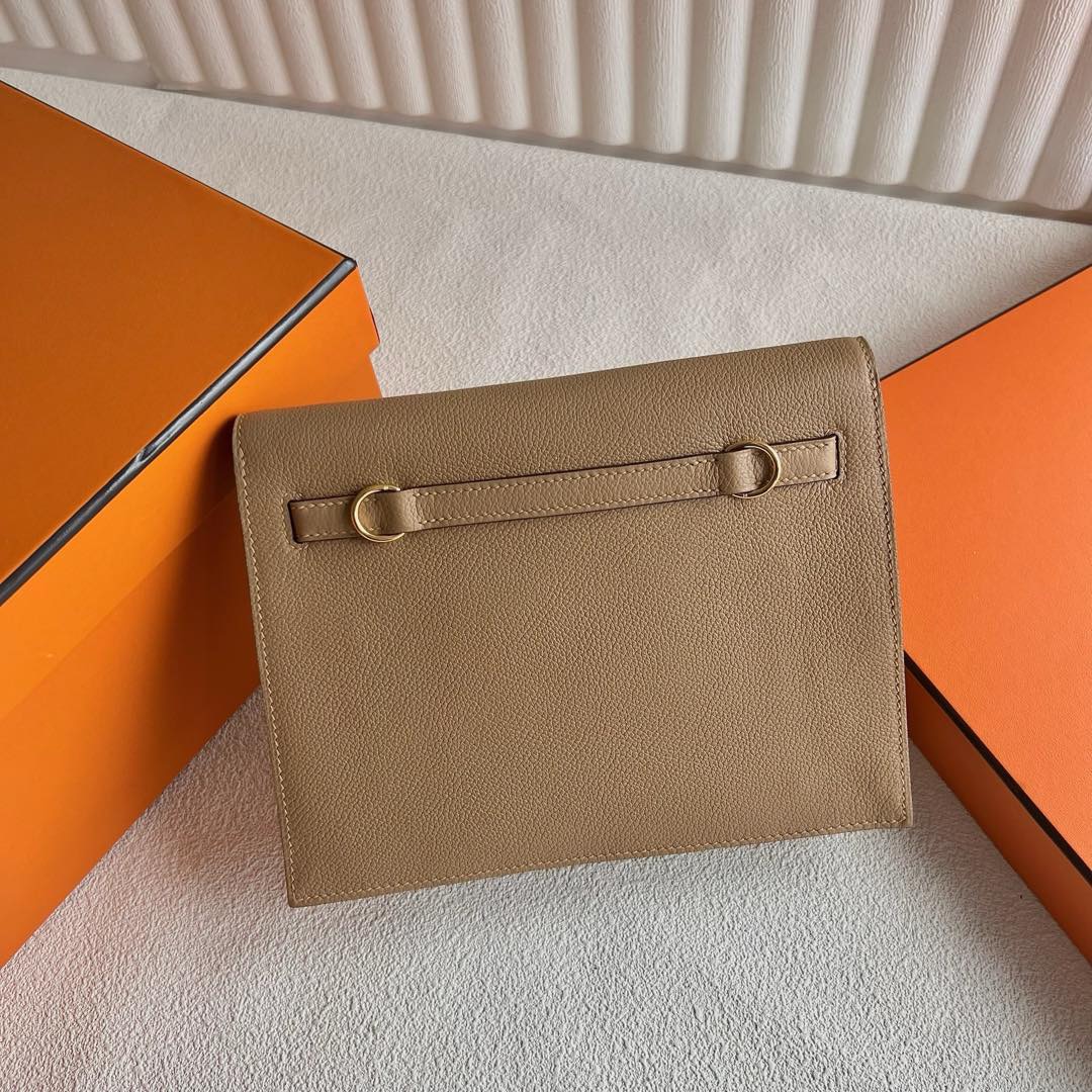 愛馬仕跳舞包香港多少錢 Hermes Kelly danse Evercolor 0M Chai 奶茶色 金色五金